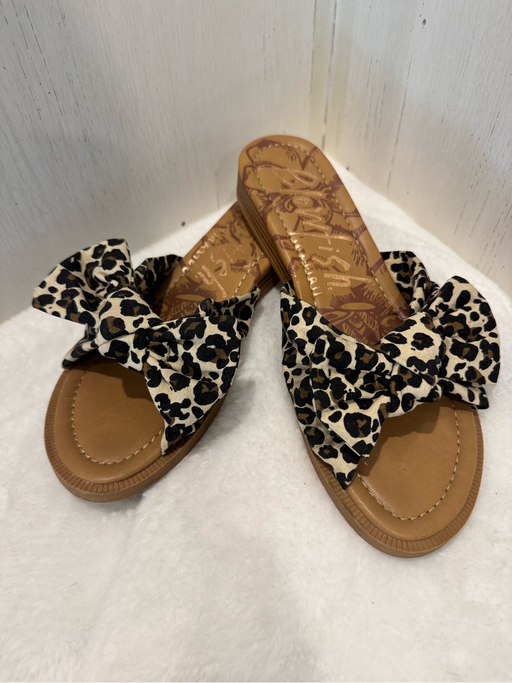 Blowfish Leopard Bow Slide Sandals in Black and Tan, Size 10